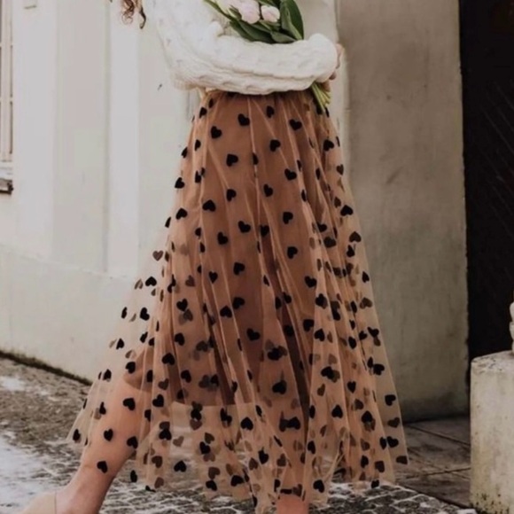 Heart A-line  shirt 🖤 - Picture 2 of 16